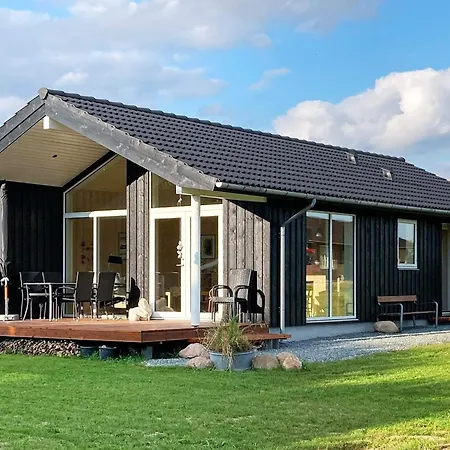 5 Person Holiday In Haarby Feriehus Brunshuse